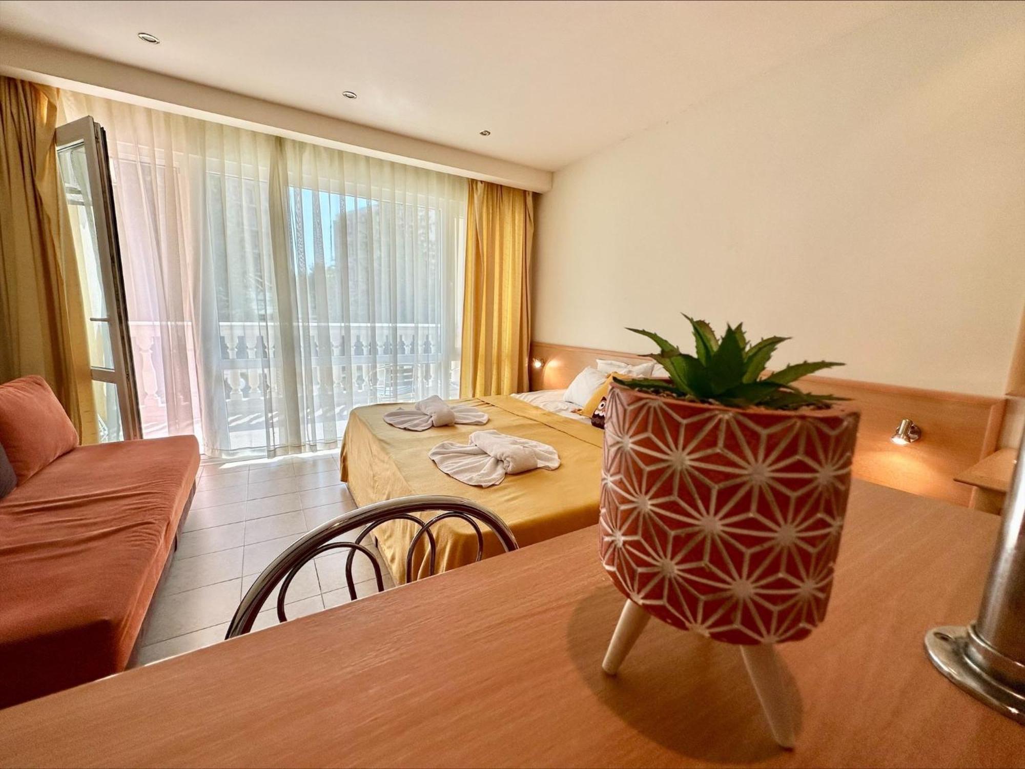 Menada Miramar Palace Apartments Sunny Beach Exterior photo
